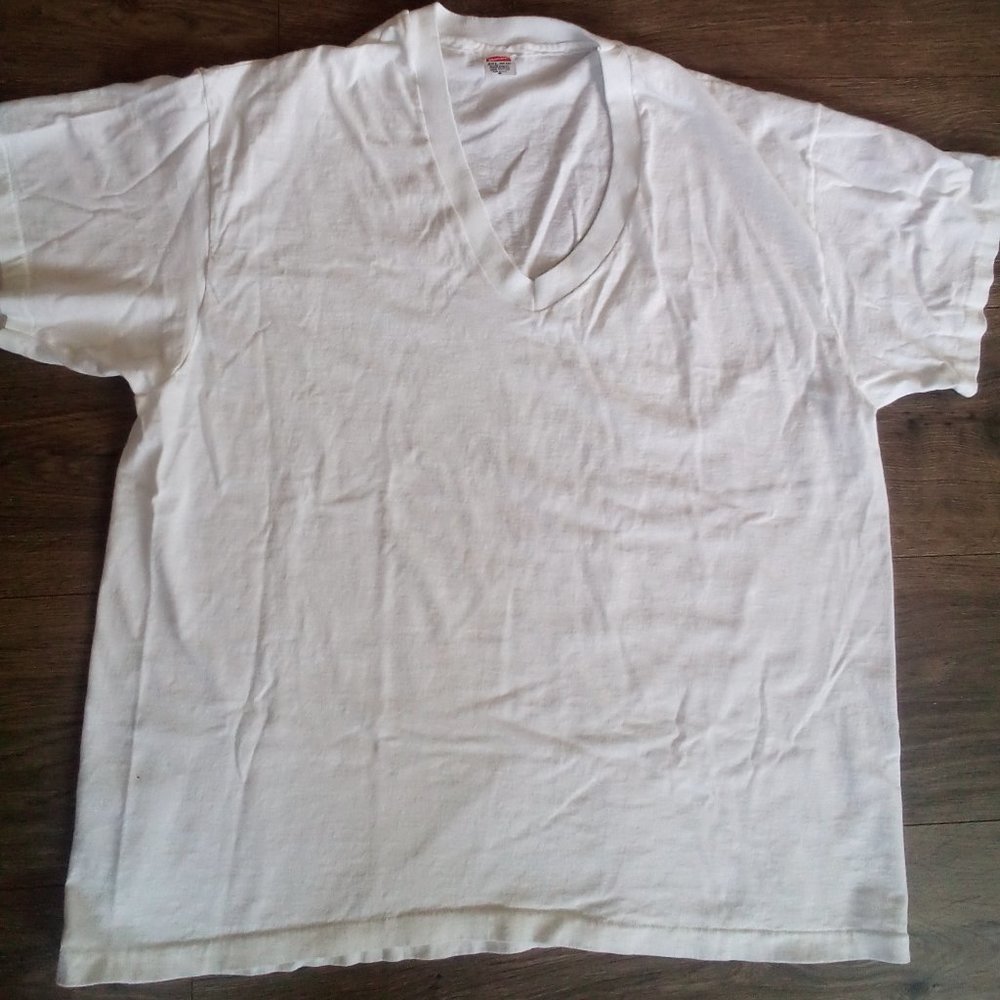 Like new HANES 100% cotton Men's white tee v neck